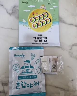 해풀잎 누구나 김밥*1ea [(혼합야채 35g *1ea,  김밥김 (5g, 5ea),  양념간장 (6g, 5ea), 참기름(5g, 2ea)] — 5점을 준 리뷰어가 2022년 7월 올린 사용 사진