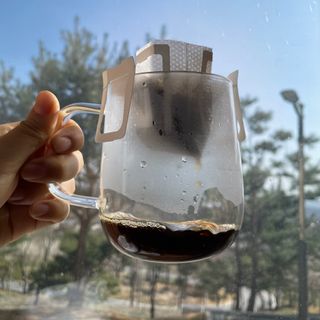 (주)쟈뎅 쟈뎅 클래스 핸드 드립 커피 10P 2종_디카페인 1종+랜덤 플레이버 1종 — 5점을 준 리뷰어가 2021년 4월 올린 사용 사진