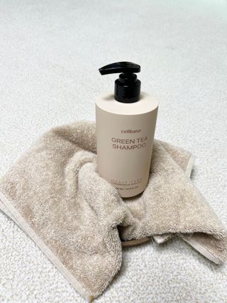 프리마인 더이상 뻣뻣하고 효과없는 탈모샴푸는 NO. 근본부터 케어하는 셀베이스 그린티샴푸(500ml) — 5점을 준 리뷰어가 2023년 1월 올린 사용 사진
