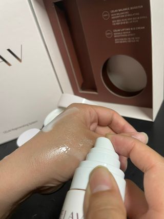 프리마인 바르기만 하면 철벽 스킨케어+24시간 마스크팩 효과. 셀라브 리제너레이팅 시스템 부스터+크림 세트 — 5점을 준 리뷰어가 2023년 4월 올린 사용 사진