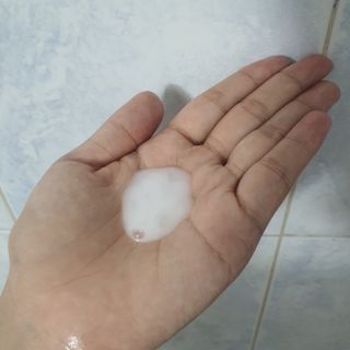 [HUREX] 휴렉스 볼류마이징 탈모완화 기능성 샴푸 150ml x 2개 — 5점을 준 리뷰어가 2021년 9월 올린 사용 사진