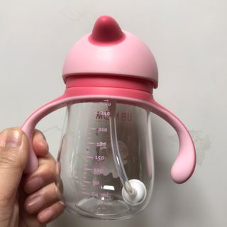 유비맘 트라이탄 코니빨대컵_컬러 랜덤 발송 — 4점을 준 리뷰어가 2021년 3월 올린 사용 사진
