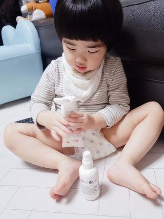 mom e 맘이 내추럴 베이비 케어 크림+바디오일 — 4점을 준 리뷰어가 2021년 1월 올린 사용 사진
