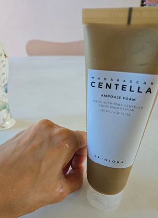 스킨1004 [SKIN1004] 마다가스카르 센텔라 앰플 폼 125ml — 5점을 준 리뷰어가 2024년 8월 올린 사용 사진
