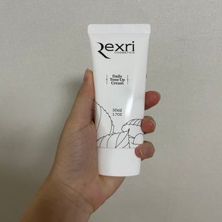 렉스리 데일리 톤업 크림 Rexri Daily Tone Up Cream — 5점을 준 리뷰어가 2022년 7월 올린 사용 사진