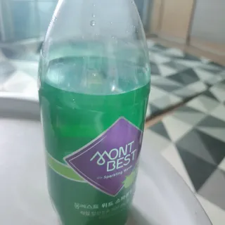 몽베스트 Montbest with Sparkling water Lime20병 — 4점을 준 리뷰어가 2021년 10월 올린 사용 사진