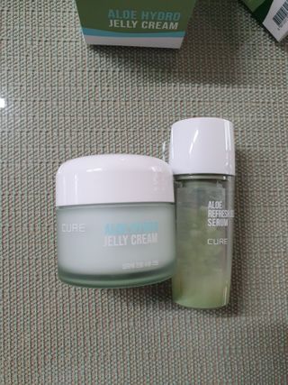 김정문알로에 큐어 큐어 알로에 리프레쉬 젤리 세럼, 큐어 알로에 하이드로 젤리 크림 — 4점을 준 리뷰어가 2021년 2월 올린 사용 사진