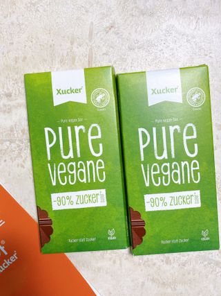 당류2g 자일리톨로 단맛을낸 슈카 퓨어비건 무설탕초콜릿 Xucker vegan 2개입 — 5점을 준 리뷰어가 2021년 4월 올린 사용 사진
