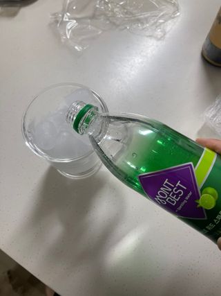 몽베스트 Montbest with Sparkling water Lime20병 — 5점을 준 리뷰어가 2022년 8월 올린 사용 사진