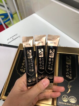 헬스업_천명진프리미엄홍삼스틱_10ml x 30포 — 5점을 준 리뷰어가 2021년 2월 올린 사용 사진