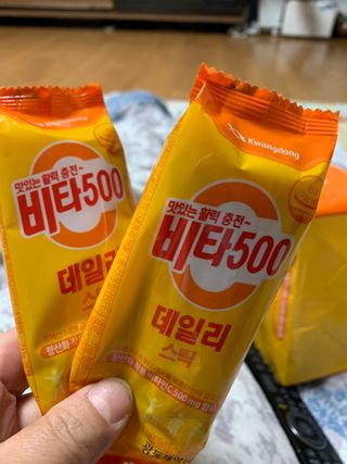 광동제약 [광동] 비타500데일리스틱 70포X2개 + 뚱랑이엽서 + 쇼핑백 증정 — 5점을 준 리뷰어가 2022년 1월 올린 사용 사진