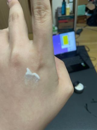 오투에니원 갈락토미세스 비타민 C 프리미엄 블랙스완 크림 50g — 3점을 준 리뷰어가 2023년 11월 올린 사용 사진