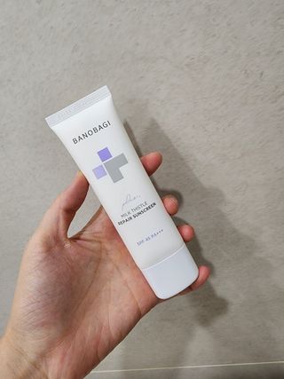 바노바기 코스메틱 바노바기 밀크씨슬 리페어 시카 선스크린 플러스 50ml — 5점을 준 리뷰어가 2023년 1월 올린 사용 사진