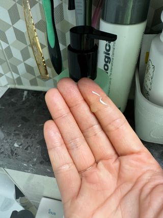 프리마인 메이크업과 들뜨는 각질까지 한방에 깐달걀로! 순하기까지한 셀베이스 그린티클렌저(200ml) — 5점을 준 리뷰어가 2023년 5월 올린 사용 사진