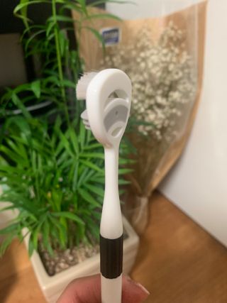 크리오 클리어스 혀백태제거 구취관리 혀클리너 — 5점을 준 리뷰어가 2021년 3월 올린 사용 사진