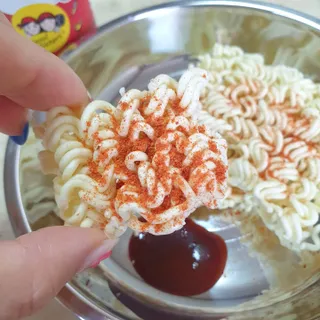[서울시스터즈] 김치시즈닝 국내 최초 뿌려먹는 김치파우더 100g 1개+ 신제품 고추장 핫소스 185g 1개 — 5점을 준 리뷰어가 2021년 9월 올린 사용 사진