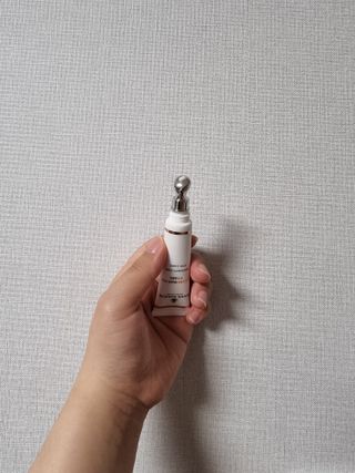 산수시 일루미네이팅 펄 영양 다크서클 스틱 아이 크림 케어 15ml — 5점을 준 리뷰어가 2021년 6월 올린 사용 사진