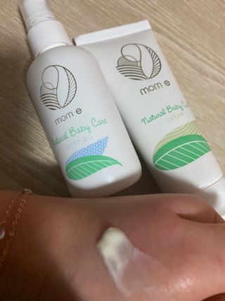 mom e 맘이 내추럴 베이비 케어 크림+바디오일 — 3점을 준 리뷰어가 2021년 1월 올린 사용 사진