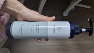 유메이 웰니스 샴푸 + 유메이 스칼프 브러쉬 — 5점을 준 리뷰어가 2022년 1월 올린 사용 사진