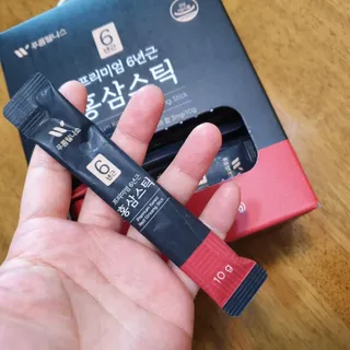 [푸름웰니스] 프리미엄 6년근 홍삼스틱 3mg x 100포 — 4점을 준 리뷰어가 2022년 4월 올린 사용 사진