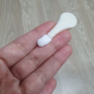 [위켄더스] 끈적임 없이 수분감을 채워주는 핸드& 바디로션 1종 랜덤발송 — 5점을 준 리뷰어가 2022년 5월 올린 사용 사진
