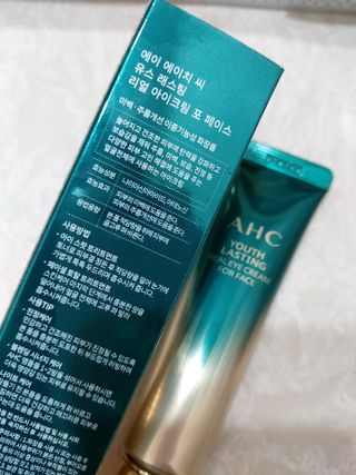 [NEW 탄력유턴 아이크림] AHC 유스 래스팅 리얼 아이크림 포 페이스 — 4점을 준 리뷰어가 2021년 3월 올린 사용 사진