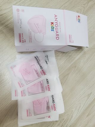 애니가드키즈 라이트 소형 5컬러 각 10매입 [크리미베이지, 코튼핑크, 블루레이크, 페일로즈, 민트그린] — 5점을 준 리뷰어가 2022년 6월 올린 사용 사진