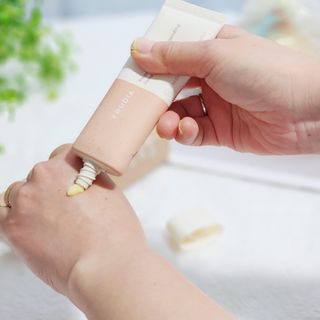 [후르디아] 끈적임 없는 착한성분 비건  핸드크림 3종 — 5점을 준 리뷰어가 2022년 12월 올린 사용 사진