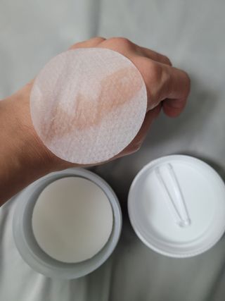 산다화 비타민씨 화이트닝 토너 패드 — 5점을 준 리뷰어가 2023년 9월 올린 사용 사진