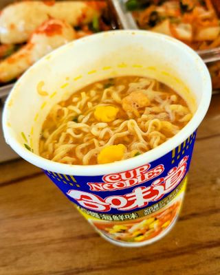 NISSIN 닛신 컵누들  4종 - 씨푸드오리지날, 씨푸드 스파이시, 씨푸드 커리, 씨푸드 XO소스 — 5점을 준 리뷰어가 2021년 12월 올린 사용 사진