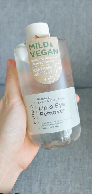 [후르디아] 눈시림없는 올영 립앤아이 리무버 — 4점을 준 리뷰어가 2024년 1월 올린 사용 사진