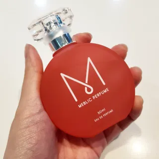자연스러운 샴푸향이 나는 메블릭퍼퓸 케라 50ml +상큼달달한 라즈베리향이 나는 메블릭퍼퓸 라즈베리 50ml — 5점을 준 리뷰어가 2022년 9월 올린 사용 사진