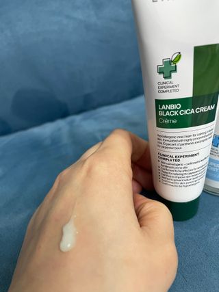 랑벨 랑바이오 블랙 시카 크림 50ml(블랙비 프로폴리스, 시카 4종, 판테놀 10 함유) — 5점을 준 리뷰어가 2023년 2월 올린 사용 사진
