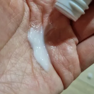 더사가오브수 [사가수] 효혜윤 보태니컬 에너지 에센스인로션 20ml /아이포올 스틱 3g — 5점을 준 리뷰어가 2023년 2월 올린 사용 사진