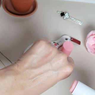 스킨큐어 산다화 카멜리아 안티 링클 멀티밤 — 5점을 준 리뷰어가 2022년 12월 올린 사용 사진