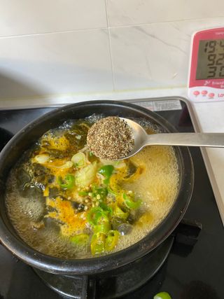 요리반상회 용문해장국 2팩 + 뚝배기 1개 — 4.5점을 준 리뷰어가 2021년 3월 올린 사용 사진