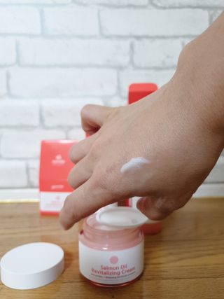 아이앤립 / EYENLIP 아이앤립 연어오일 리바이탈라이징 토너+앰플+크림 3종 세트 — 5점을 준 리뷰어가 2021년 7월 올린 사용 사진