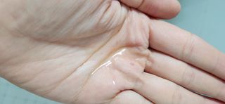 스킨큐어 산다화 순한 클렌징 동백 오일 200ml — 5점을 준 리뷰어가 2023년 4월 올린 사용 사진