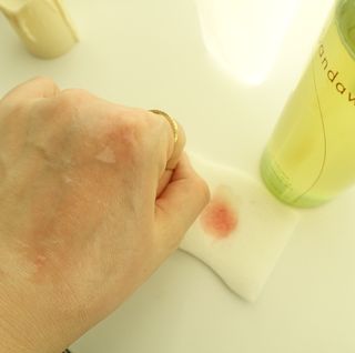 스킨큐어 산다화 순한 클렌징 동백 오일 200ml — 5점을 준 리뷰어가 2023년 4월 올린 사용 사진