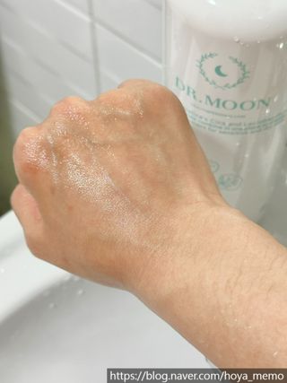 [닥터문] 센텔라 시카케어 화이트머스크 바디워시 1000ml — 5점을 준 리뷰어가 2023년 6월 올린 사용 사진