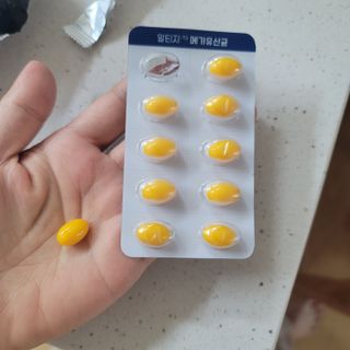 [이롬] 알티지 메가유산균 1 개월분 (490mgx30캡슐x2개입) — 5점을 준 리뷰어가 2022년 6월 올린 사용 사진