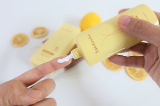 스킨큐어 산다화 유기농 레몬썬크림 — 5점을 준 리뷰어가 2022년 4월 올린 사용 사진