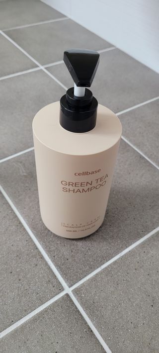 프리마인 더이상 뻣뻣하고 효과없는 탈모샴푸는 NO. 근본부터 케어하는 셀베이스 그린티샴푸(500ml) — 5점을 준 리뷰어가 2023년 5월 올린 사용 사진