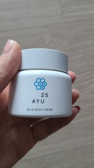 AYU25[아유트웬티파이브]다마스크로즈워터 베이스 천연 수분 촉촉 크림 — 1점을 준 리뷰어가 2021년 4월 올린 사용 사진
