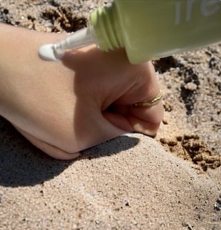 아이레시피 마일드시카 브라이트닝 업 선스크린 SPF50+ PA++++ — 4점을 준 리뷰어가 2023년 6월 올린 사용 사진