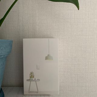 아카라 조명 스위치를 누워서 끄는 방법 (스마트 조명 스위치 2구 + 무선 리모트 스위치 1구 T1, 스마트 허브 E1) — 4점을 준 리뷰어가 2021년 12월 올린 사용 사진