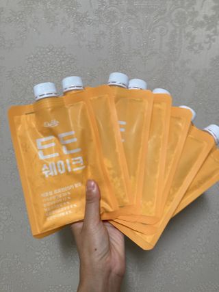 [덜다] 든든 식물성 단백질 쉐이크 40g X 7입 (곡물/딸기) — 4.5점을 준 리뷰어가 2023년 8월 올린 사용 사진