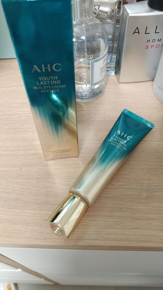 [NEW 탄력유턴 아이크림] AHC 유스 래스팅 리얼 아이크림 포 페이스 — 5점을 준 리뷰어가 2021년 1월 올린 사용 사진