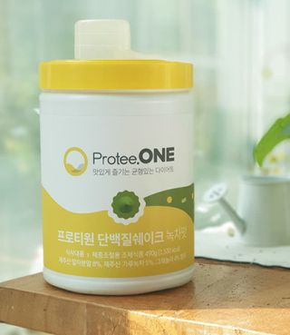 프로티원 단백질쉐이크 녹차맛 2주분 1통+보틀 — 4점을 준 리뷰어가 2021년 5월 올린 사용 사진