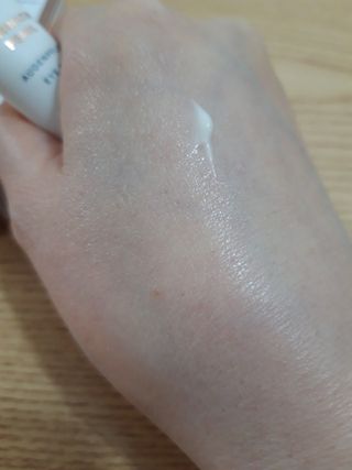 산수시 일루미네이팅 펄 영양 다크서클 스틱 아이 크림 케어 15ml — 5점을 준 리뷰어가 2021년 6월 올린 사용 사진